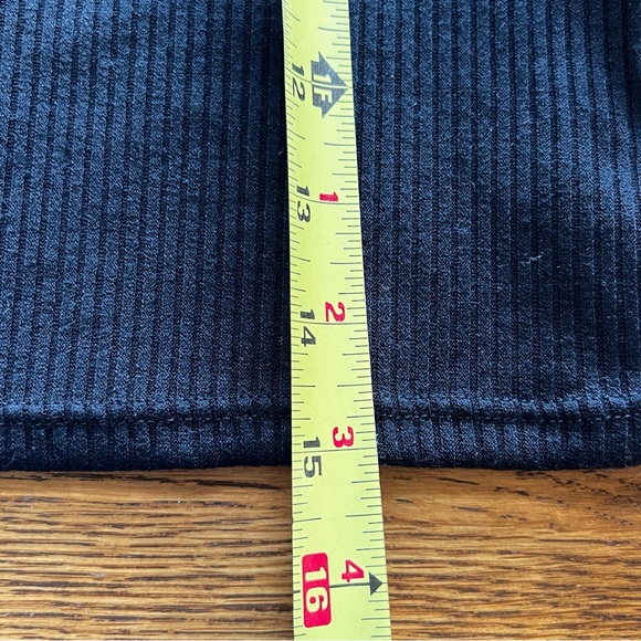 ⭐️ NWOT Savage X Fenty Xssential Heavy Ribbed Cropped Logo Black Tank SZ MEDIUM - Picture 13 of 13